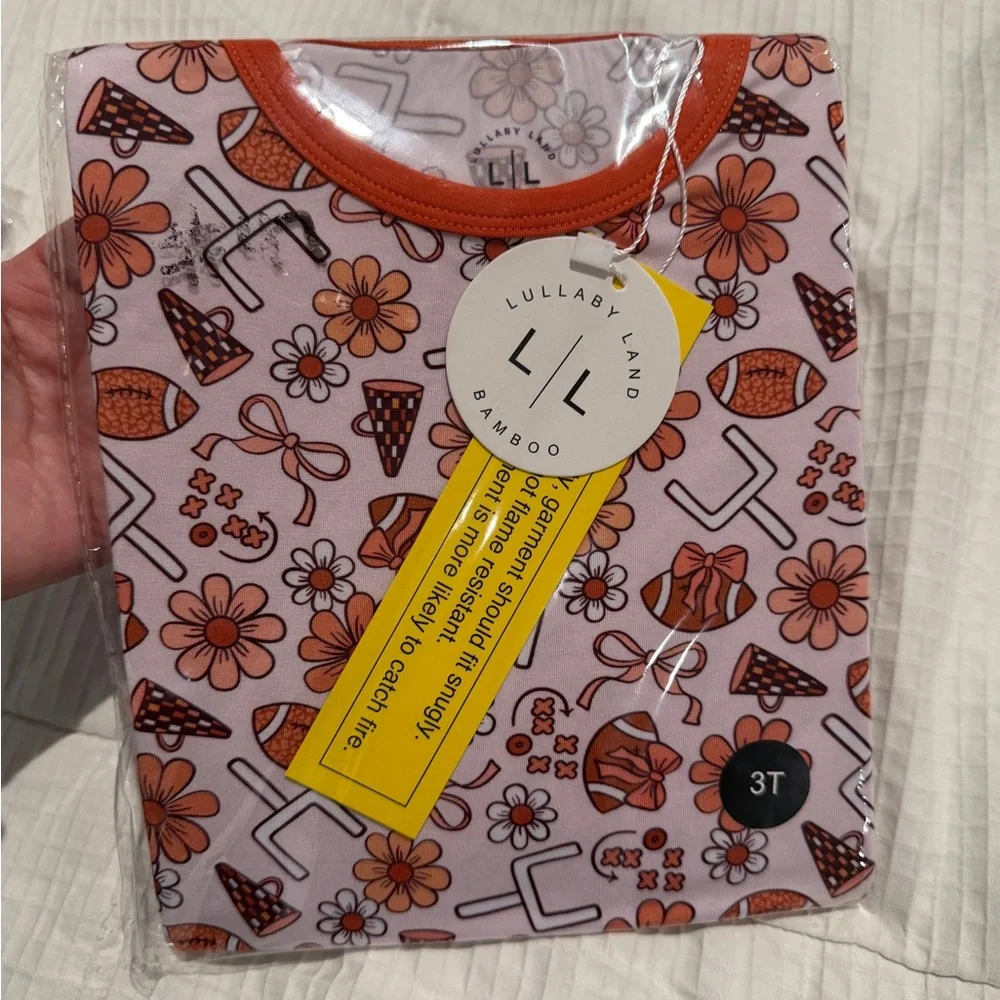 Girls Football Floral Bamboo Pajama Set size 3T by Lullaby land Bamboo NWT - Picture 5 of 5